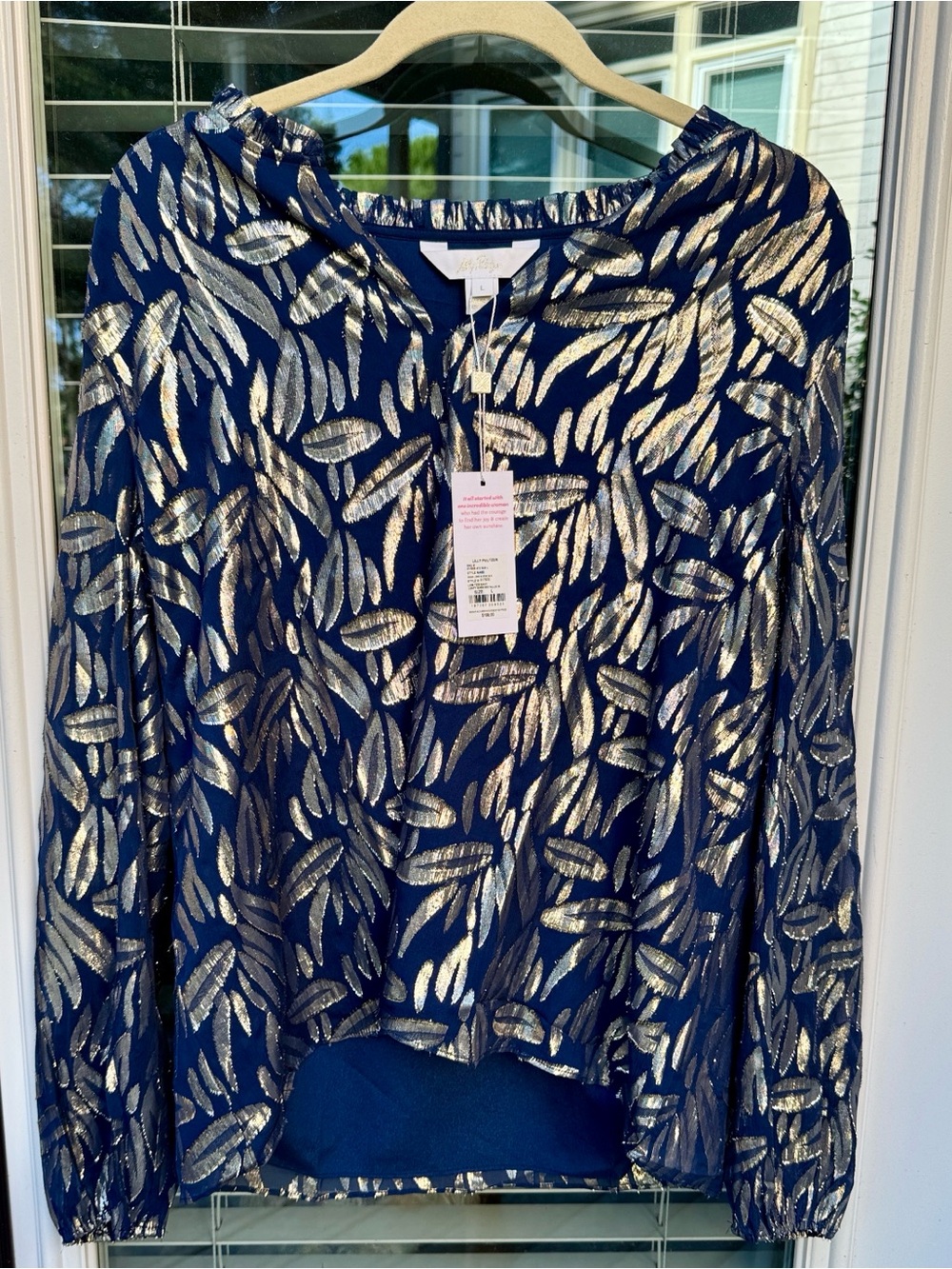 NWT 🌟 Lilly Pulitzer 🌟 Silk Navy Top with Metallic Gold Leaf Print, Large